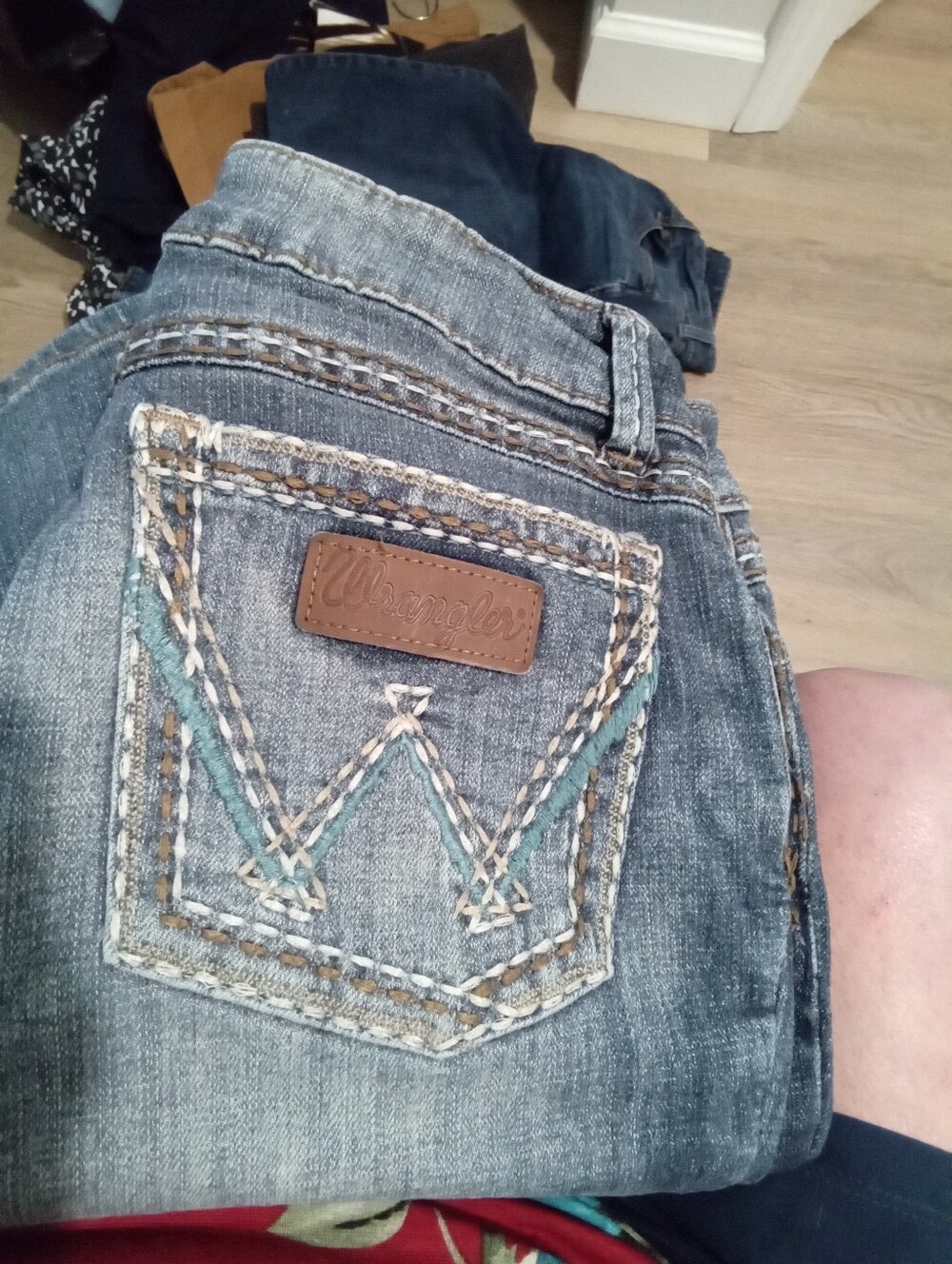 Wrangler Ultimate Riding Jean-Willow Fit Mid-Rise Bootcut Women's Sz 8 - Picture 7 of 15